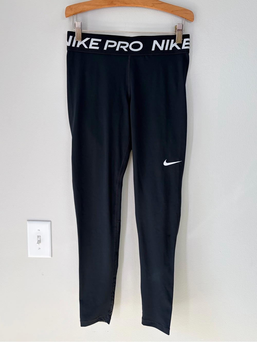Nike Pro Black Dri-Fit Leggings with Mesh Panels Athletic Workout Gym